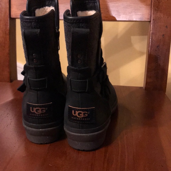 ugg simmens boot size 9